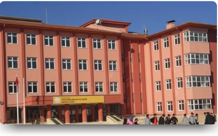 Yusuf Özer Mesleki ve Teknik Anadolu Lisesi Fotoğrafı